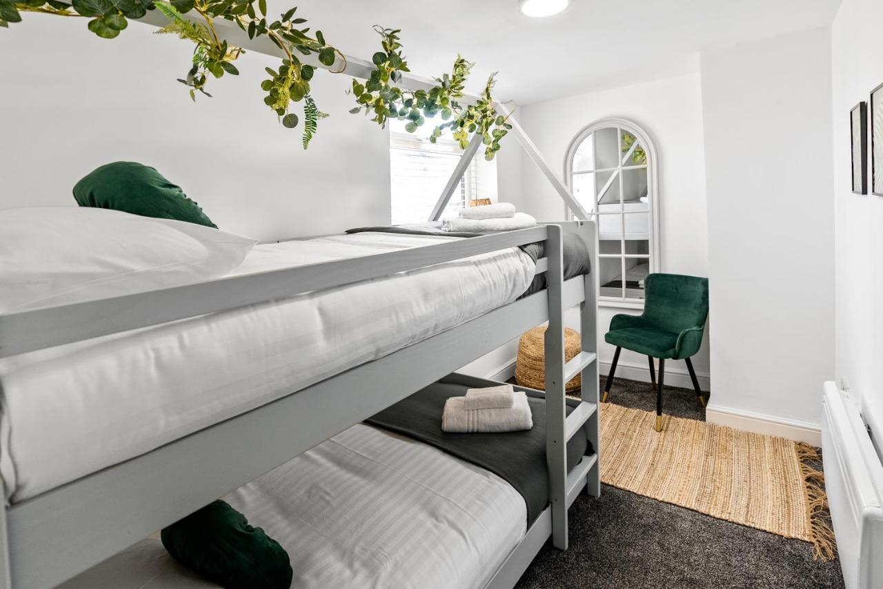 The Treehouse At The Hideaway Stamp Sa Villa Blackpool Eksteriør bilde